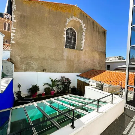 Ste Anne Rooftop